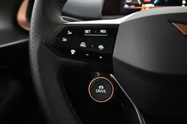 Valkoinen Maastoauto, CUPRA Tavascan – VAR-01473