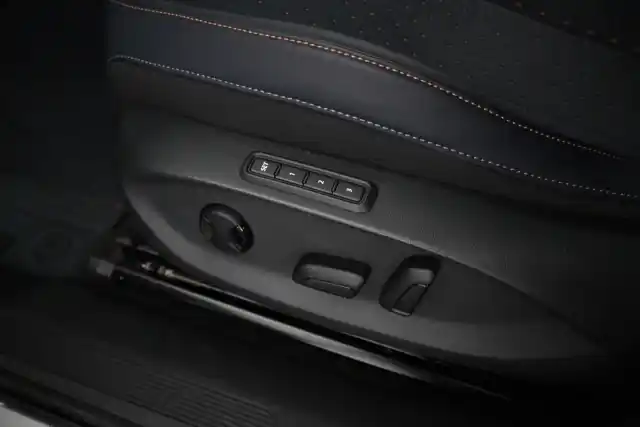 Valkoinen Maastoauto, CUPRA Tavascan – VAR-01473