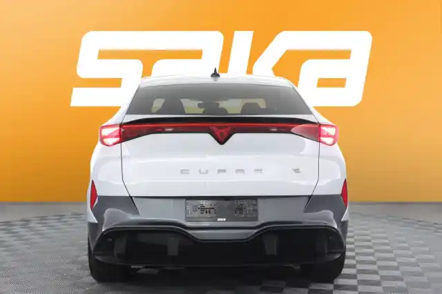 Valkoinen Maastoauto, CUPRA Tavascan – VAR-01473