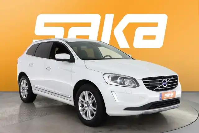 Valkoinen Maastoauto, Volvo XC60 – VAR-01491