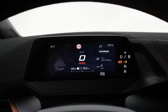 Valkoinen Viistoperä, CUPRA Born – VAR-01595