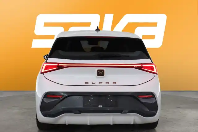 Valkoinen Viistoperä, CUPRA Born – VAR-01595