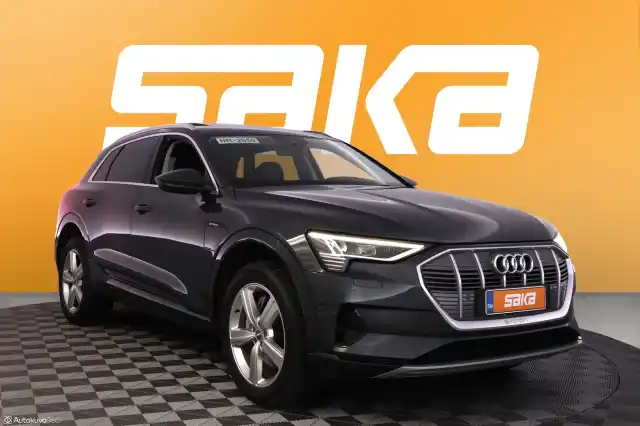 Musta Maastoauto, Audi e-tron – VAR-016594