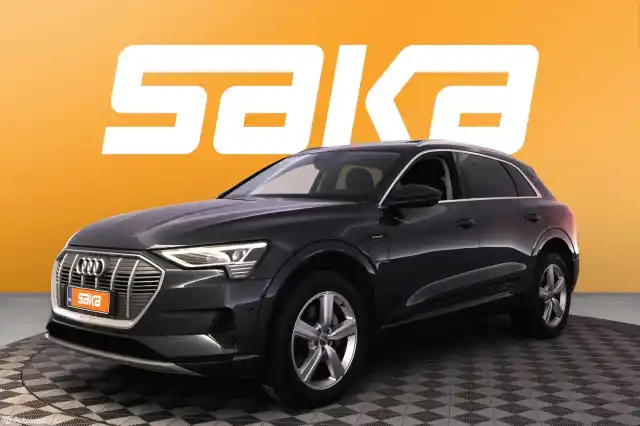 Musta Maastoauto, Audi e-tron – VAR-016594
