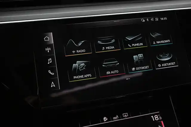 Musta Maastoauto, Audi e-tron – VAR-016594