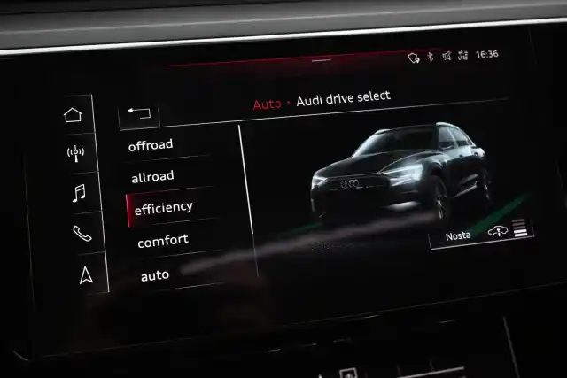 Musta Maastoauto, Audi e-tron – VAR-016594