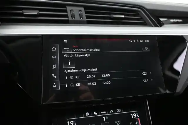 Musta Maastoauto, Audi e-tron – VAR-01752