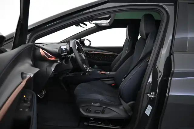 Harmaa Maastoauto, CUPRA Tavascan – VAR-01775