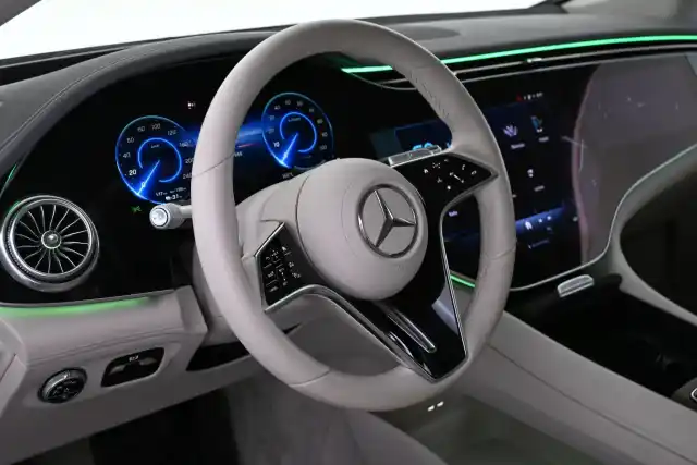 Sininen Sedan, Mercedes-Benz EQS – VAR-01786