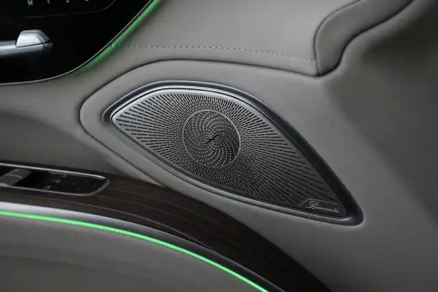 Sininen Sedan, Mercedes-Benz EQS – VAR-01786