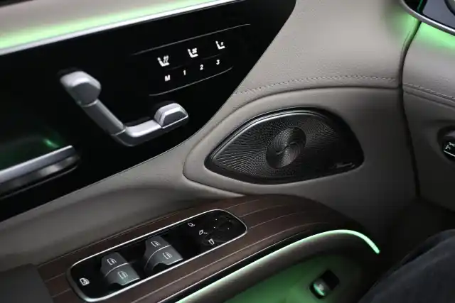 Sininen Sedan, Mercedes-Benz EQS – VAR-01786