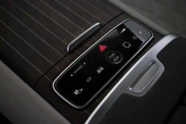 Sininen Sedan, Mercedes-Benz EQS – VAR-01786