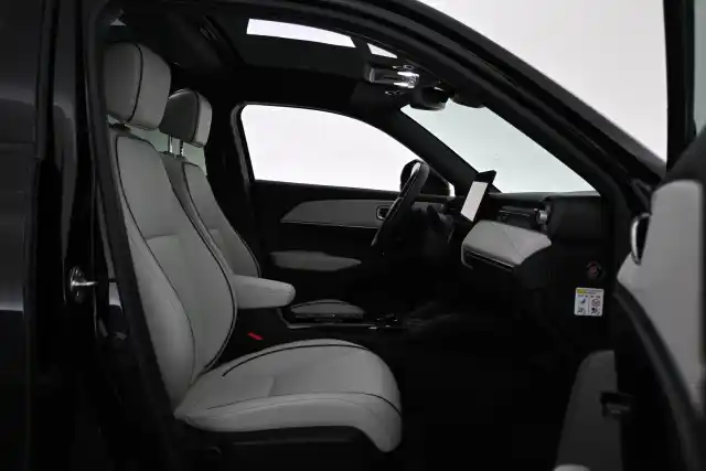 Musta Maastoauto, Honda e:Ny1 – VAR-01794