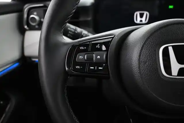 Musta Maastoauto, Honda e:Ny1 – VAR-01794