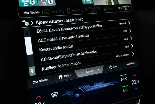 Musta Maastoauto, Honda e:Ny1 – VAR-01794