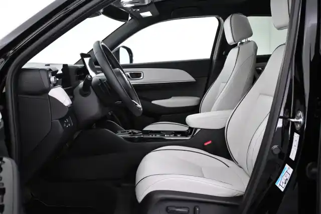 Musta Maastoauto, Honda e:Ny1 – VAR-01794