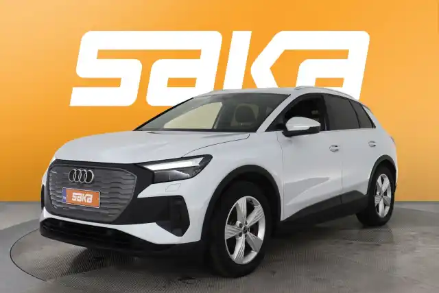 Valkoinen Maastoauto, Audi Q4 e-tron – VAR-01805