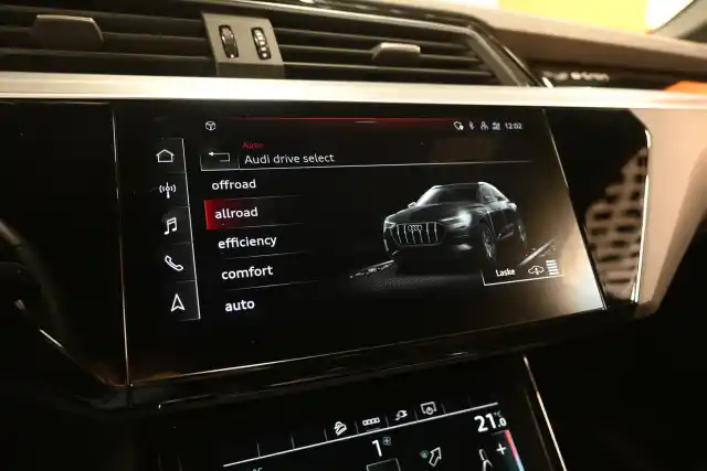 Harmaa Viistoperä, Audi e-tron – VAR-019458