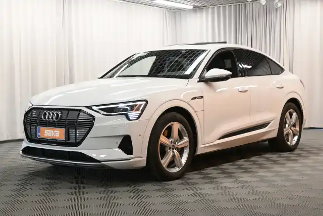 Harmaa Viistoperä, Audi e-tron – VAR-019458