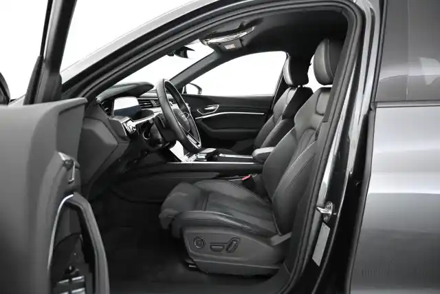 Harmaa Maastoauto, Audi Q8 e-tron – VAR-02191