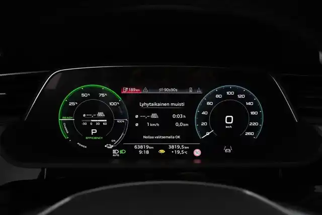 Harmaa Maastoauto, Audi Q8 e-tron – VAR-02191