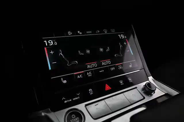 Harmaa Maastoauto, Audi Q8 e-tron – VAR-02191