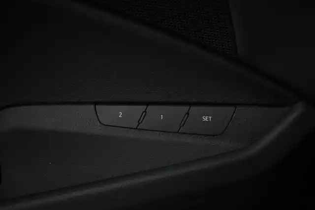 Harmaa Maastoauto, Audi Q8 e-tron – VAR-02191