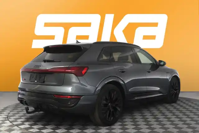 Harmaa Maastoauto, Audi Q8 e-tron – VAR-02191