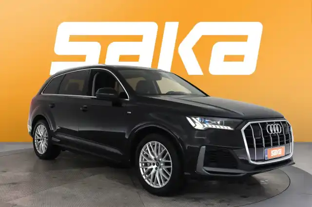 Musta Maastoauto, Audi Q7 – VAR-02192