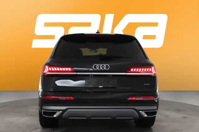 Musta Maastoauto, Audi Q7 – VAR-02192