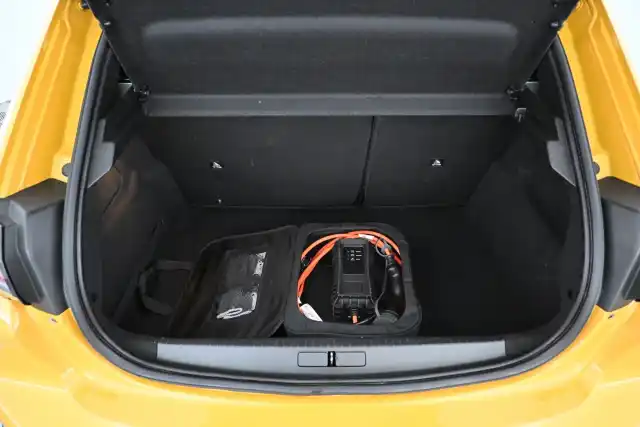 Keltainen Viistoperä, Peugeot e-208 – VAR-02200