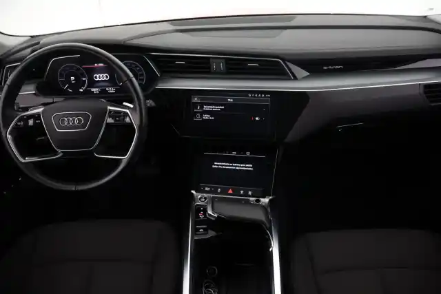  Maastoauto, Audi e-tron – VAR-023704