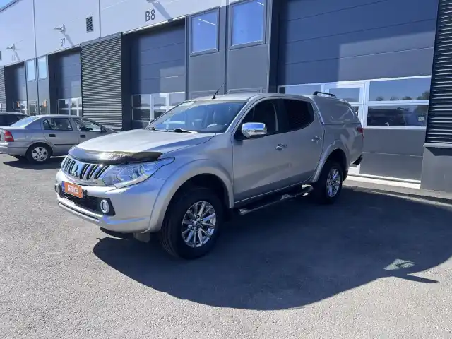 Harmaa Pakettiauto, Mitsubishi L200 – VAR-02375