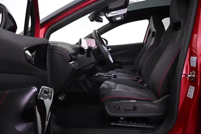 punainen Maastoauto, Volkswagen ID.4 – VAR-02418