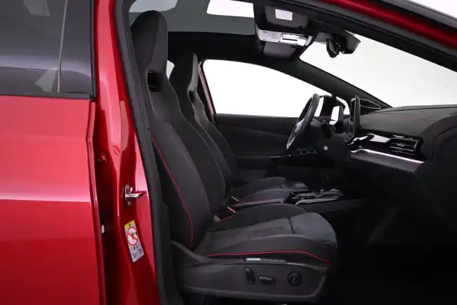 punainen Maastoauto, Volkswagen ID.4 – VAR-02418
