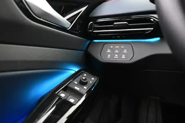 Musta Maastoauto, Volkswagen ID.4 – VAR-024669