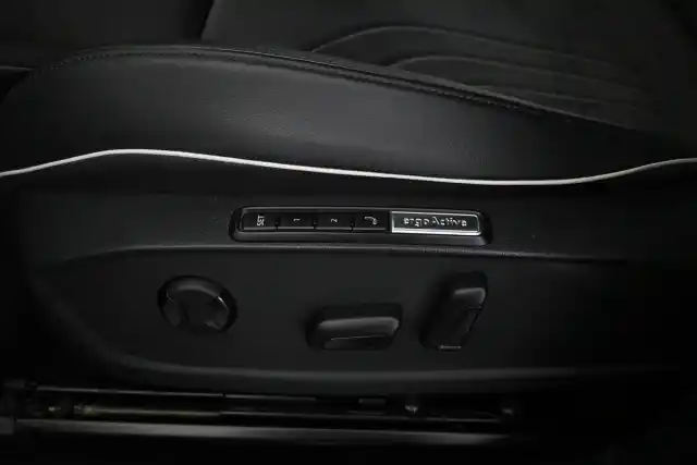 Musta Maastoauto, Volkswagen ID.4 – VAR-024669
