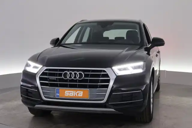 Musta Maastoauto, Audi Q5 – VAR-02514