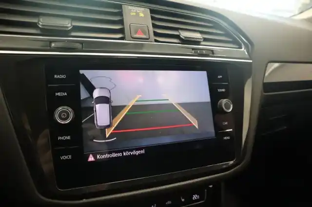 Harmaa Maastoauto, Volkswagen Tiguan Allspace – VAR-02559