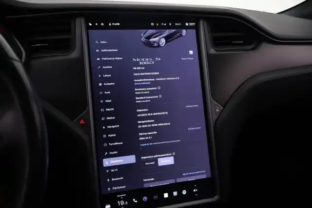 Musta Sedan, Tesla Model S – VAR-02636