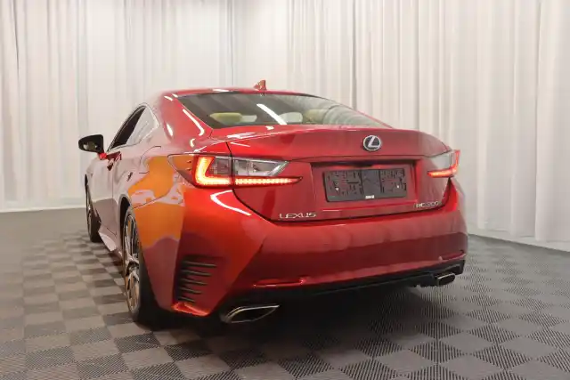 Punainen Coupe, LEXUS RC – VAR-02721