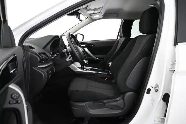 valkoinen Maastoauto, Mitsubishi Eclipse Cross – VAR-027447