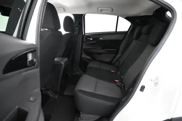 valkoinen Maastoauto, Mitsubishi Eclipse Cross – VAR-027447