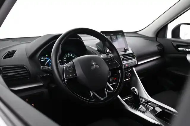 valkoinen Maastoauto, Mitsubishi Eclipse Cross – VAR-027447