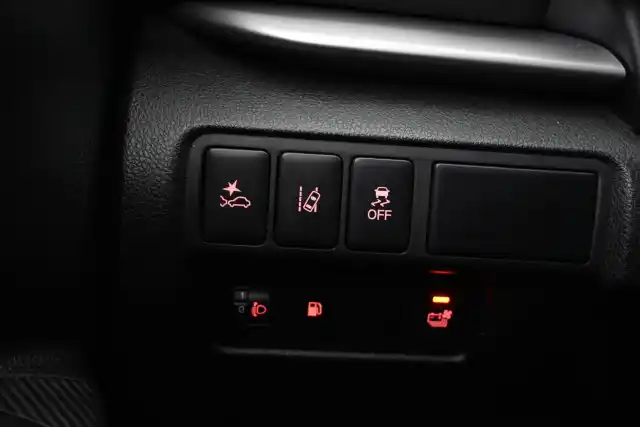 valkoinen Maastoauto, Mitsubishi Eclipse Cross – VAR-027447