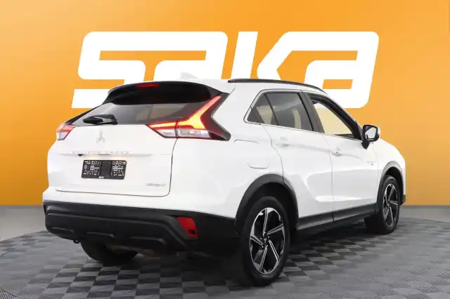 valkoinen Maastoauto, Mitsubishi Eclipse Cross – VAR-027447