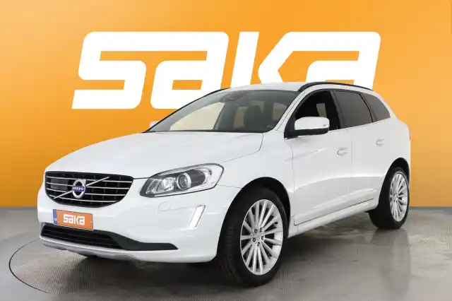 Valkoinen Maastoauto, Volvo XC60 – VAR-02823