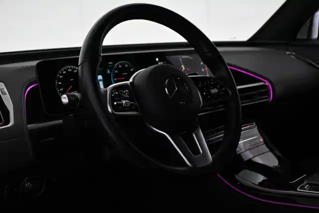 Harmaa Maastoauto, Mercedes-Benz EQC – VAR-02880