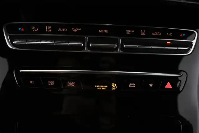 Harmaa Maastoauto, Mercedes-Benz EQC – VAR-02880