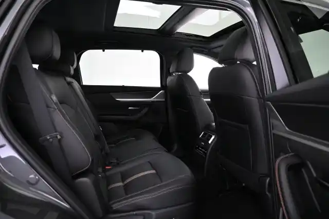 Harmaa Maastoauto, Mazda CX-80 – VAR-02946